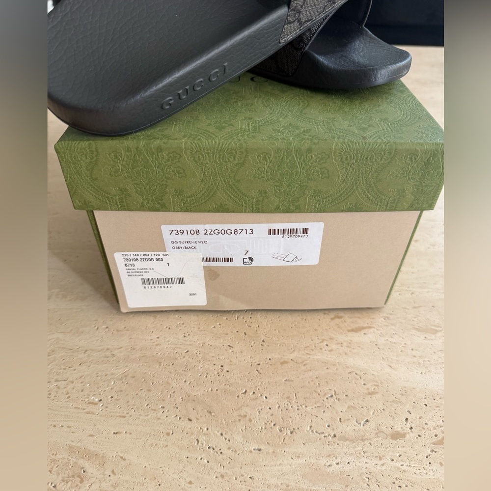 NWB GUCCI GG Supreme Slide (Men) Grey/Black Designer Sz: 7 - Picture 15 of 16